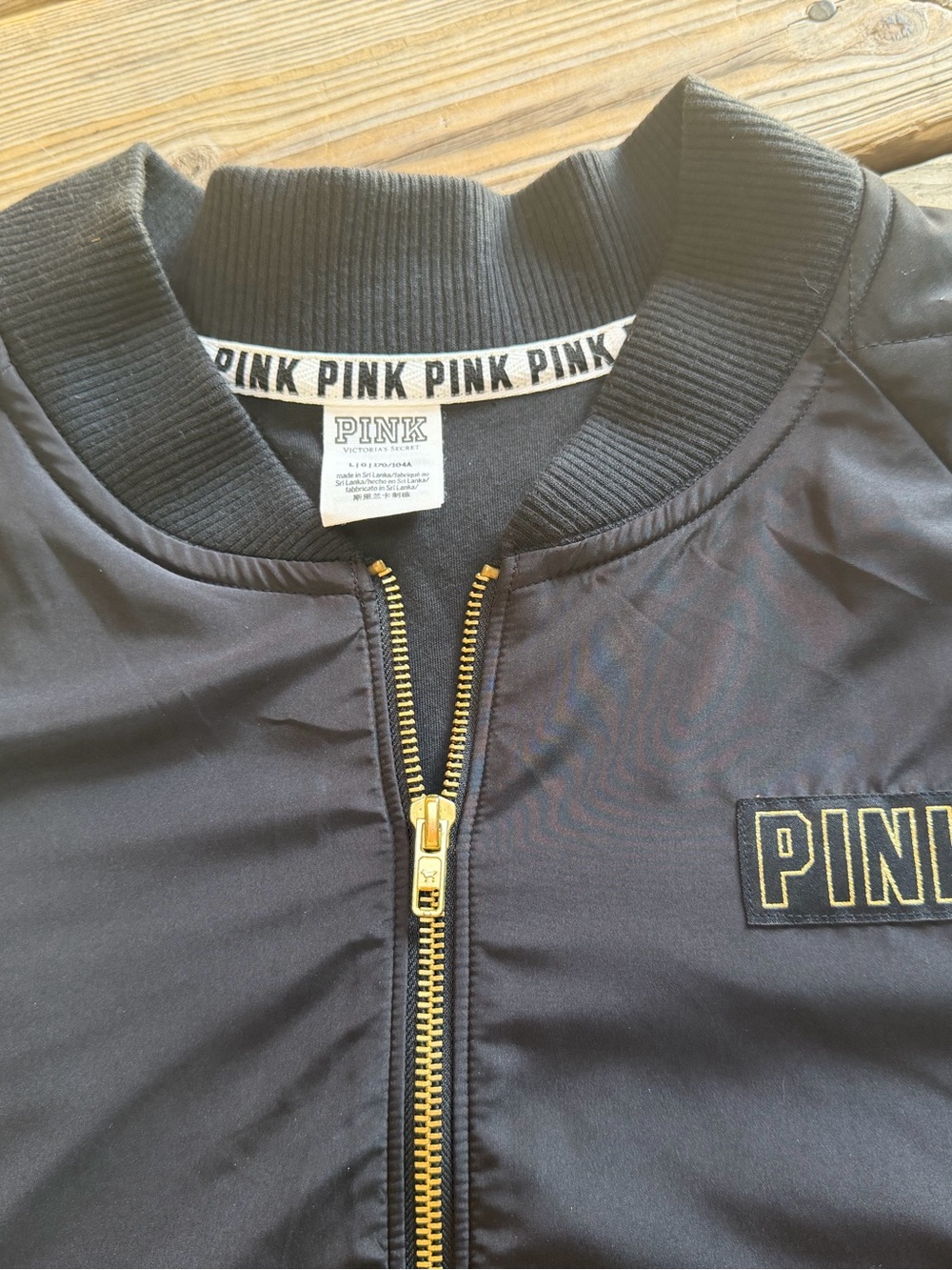 PINK Victoria’s Secret Black Quilted Bomber Jacket Gold Logo Size Large - Picture 3 of 5